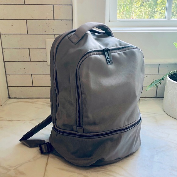 lululemon athletica Handbags - Like New Lululemon City Adventurer Backpack!
